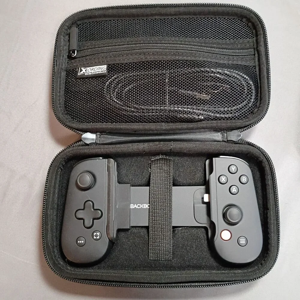 Backbone One Controller for iPhone Lightning Compatible BB-02-B-R with hard case